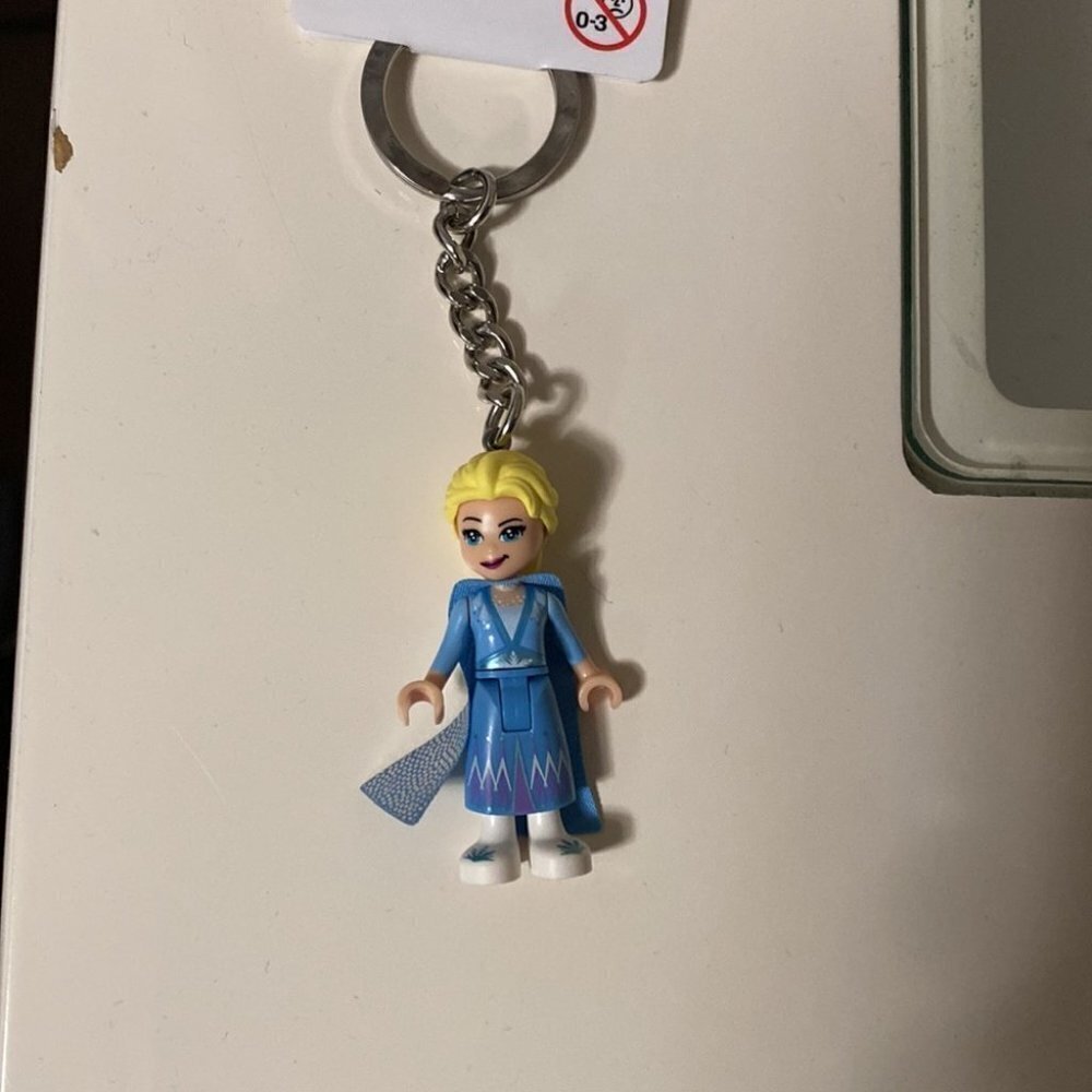 New LEGO Disney Frozen 2 Elsa Keychain - Picture 4 of 5